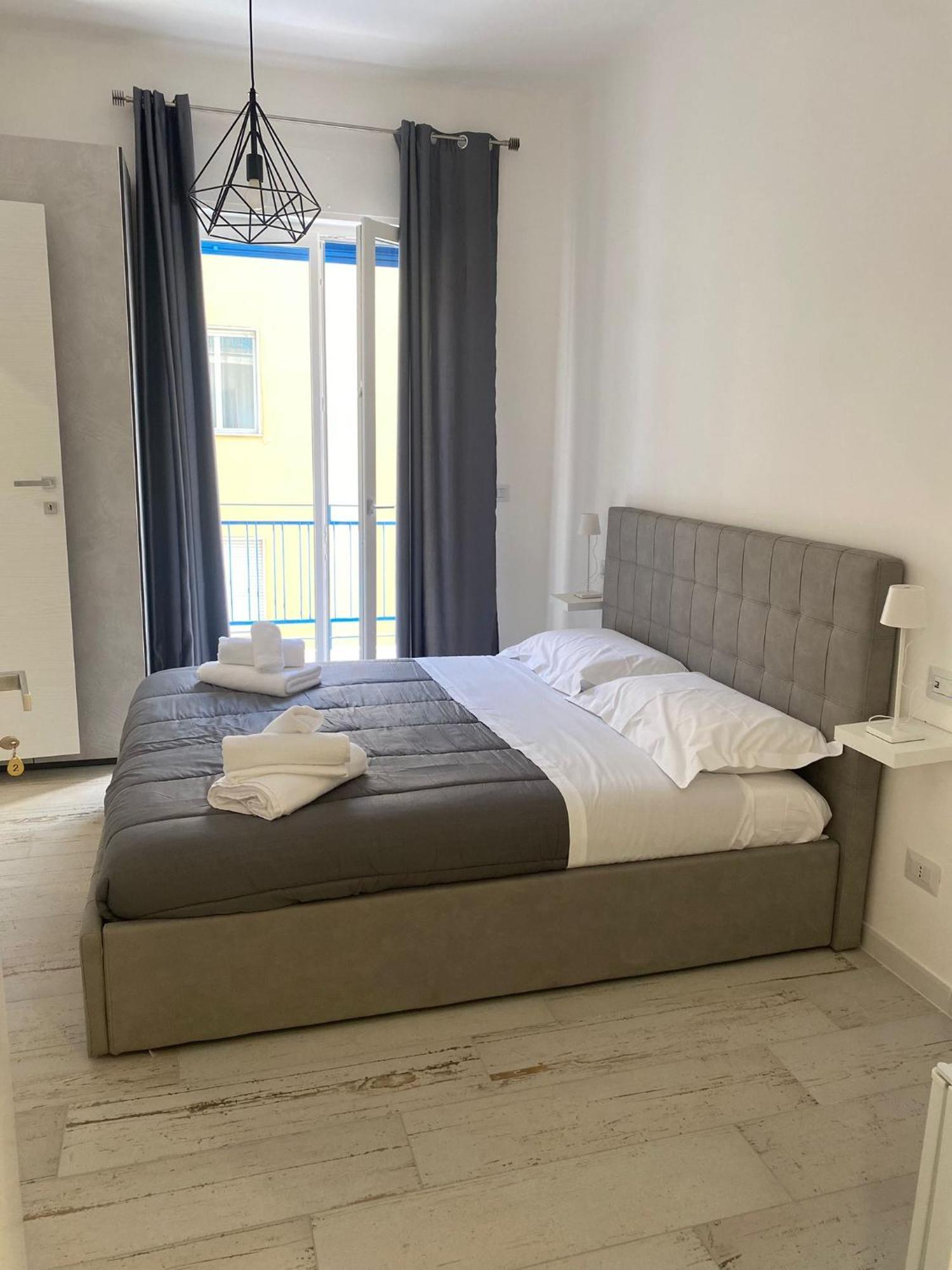 Maison Appartaments Бари Экстерьер фото